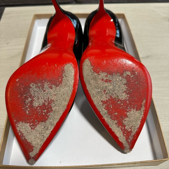 Selling Christian Louboutin patent leather pumps.  Will fit size 8.5 - Picture 4 of 9